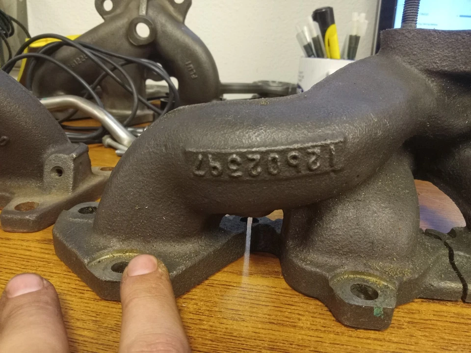 06-10 OEM Saturn Sky Pontiac Solstice 2.0L Turbo Colector de escape 12602397 Foto 3 de 4