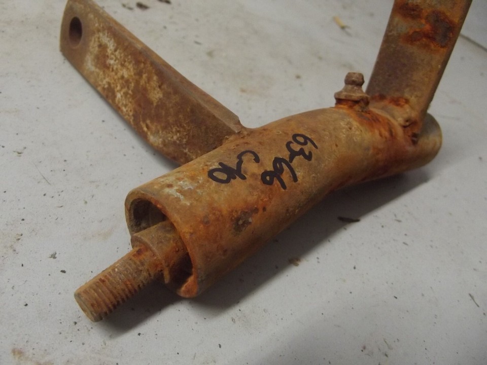 6366 CHEVROLET TRUCK MANUAL TRANSMISSION BELL CRANK CLUTCH LINKAGE ARM