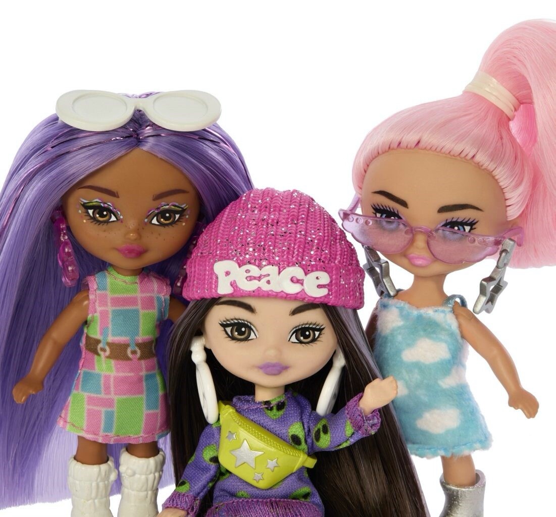 MATTEL Barbie Extra Mini Minis Five Barbie Dolls, HPN09