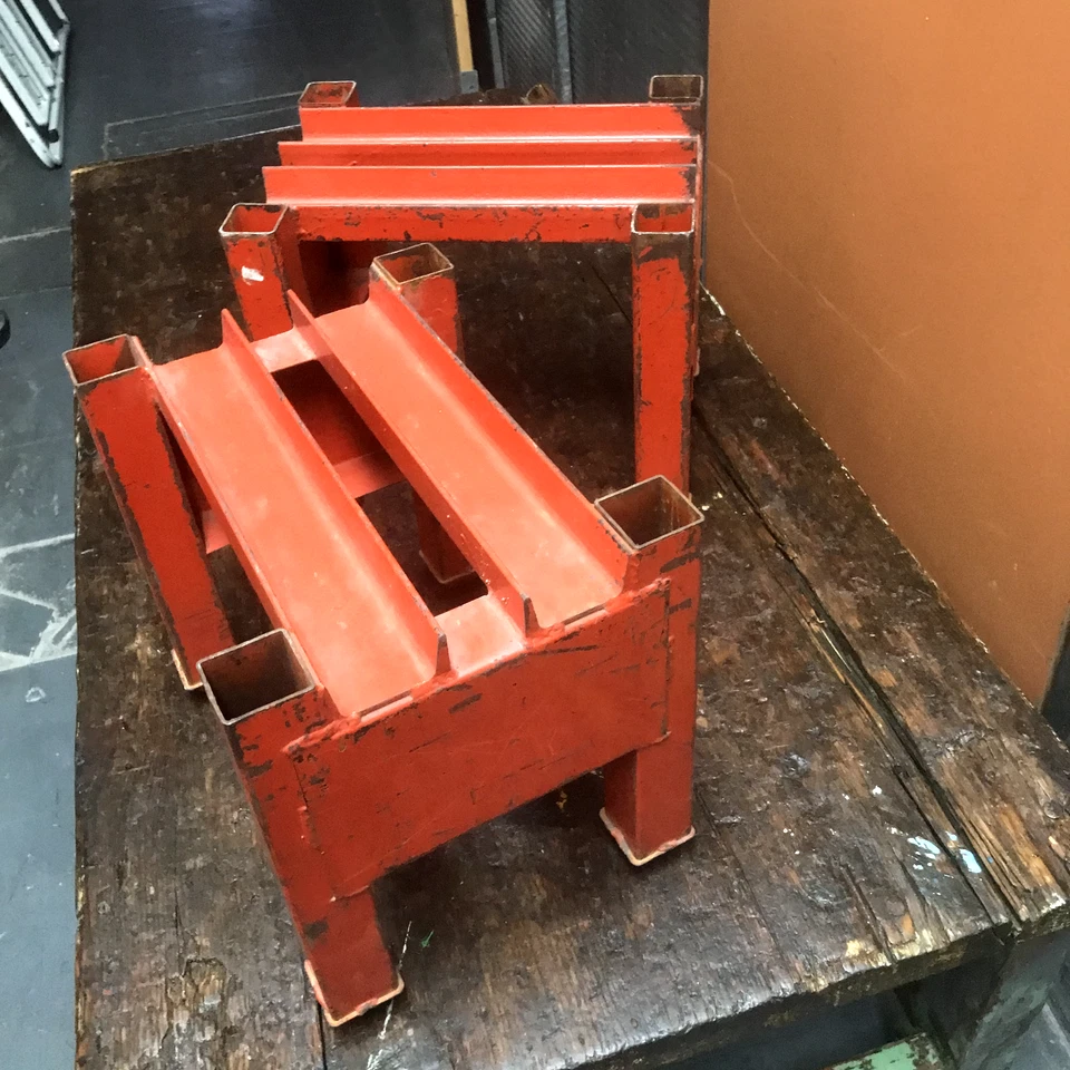 2 BASES MODULARES DE METAL ROJO PARA MESA DE CENTRO O AUXILIAR SHABBY INDUSTRIAL GRANJA LOFT CHIC Foto 4 de 4