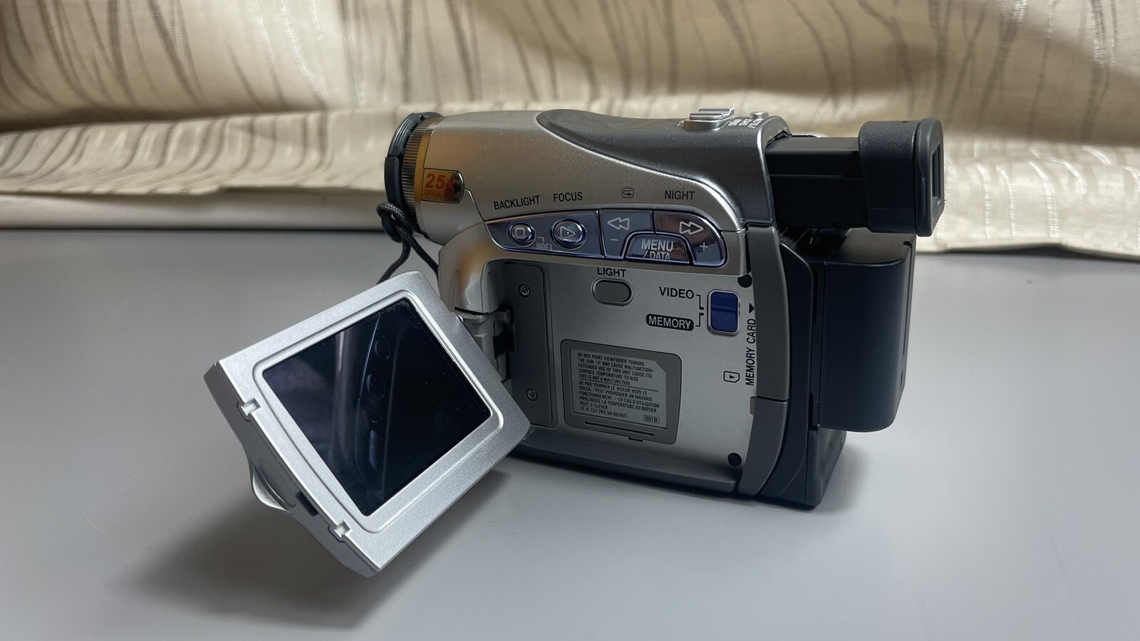 JVC GRD290EK MiniDV/SD 25x Zoom Video Camera Camcorder, Battery