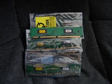 New 4 x 32 MB SD-RAM 168-pin PC-66 non-ECC CL2 'Hyundai HYM7V64401 TRG-10' AA