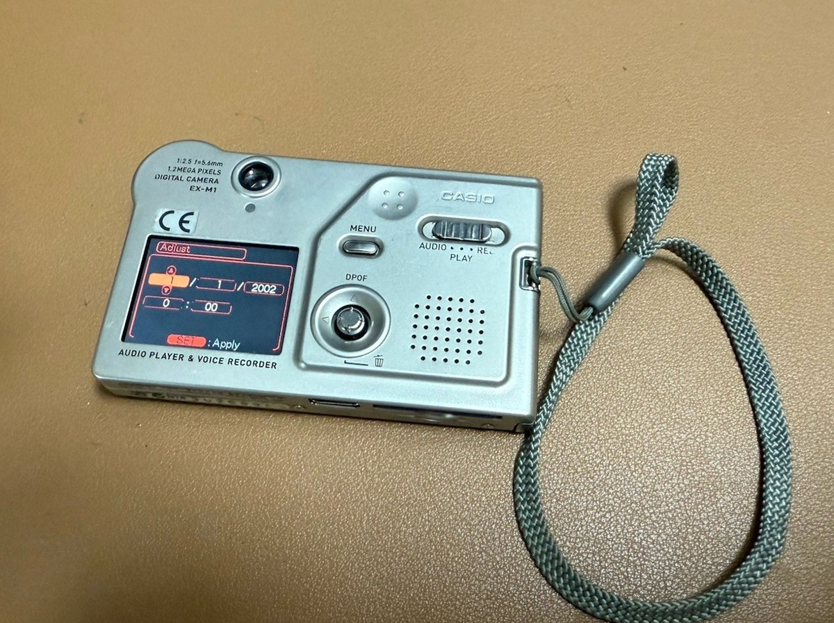 Casio EX-M1 Exilim 1.2MP Ultra Slim Digital Camera, Audio player