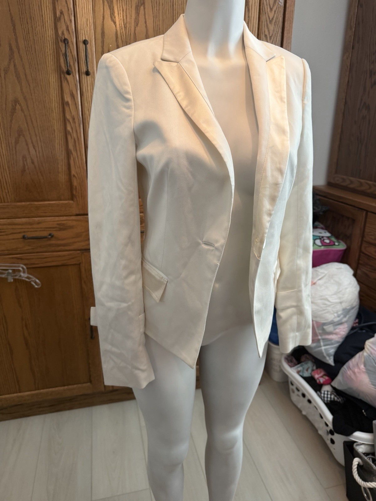 bebe Women’s Beige Solid Blazer Short Jacket Button Front Lined Long Sleeve 6
