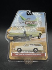 Greenlight 1984 Ford LTD Crown Victoria 1:64 Diecast Car Estate Wagons J3