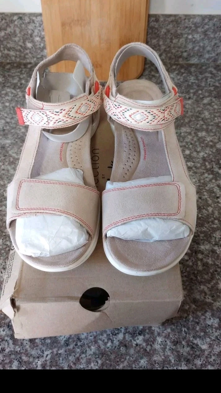 Clarks Amanda Sprint sandalo donna pelle sabbia taglia US 8 5