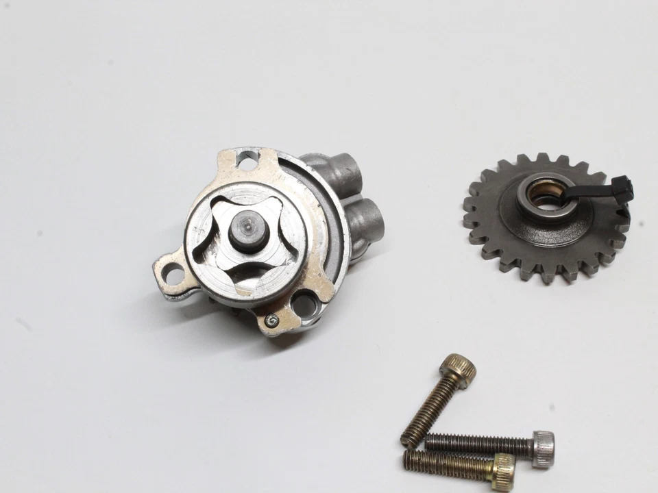 Yamaha YZ250F YZ 250F 2004 03-11 bomba de aceite engranaje ralentí 5SG-13300-01-00 Foto 2 de 4