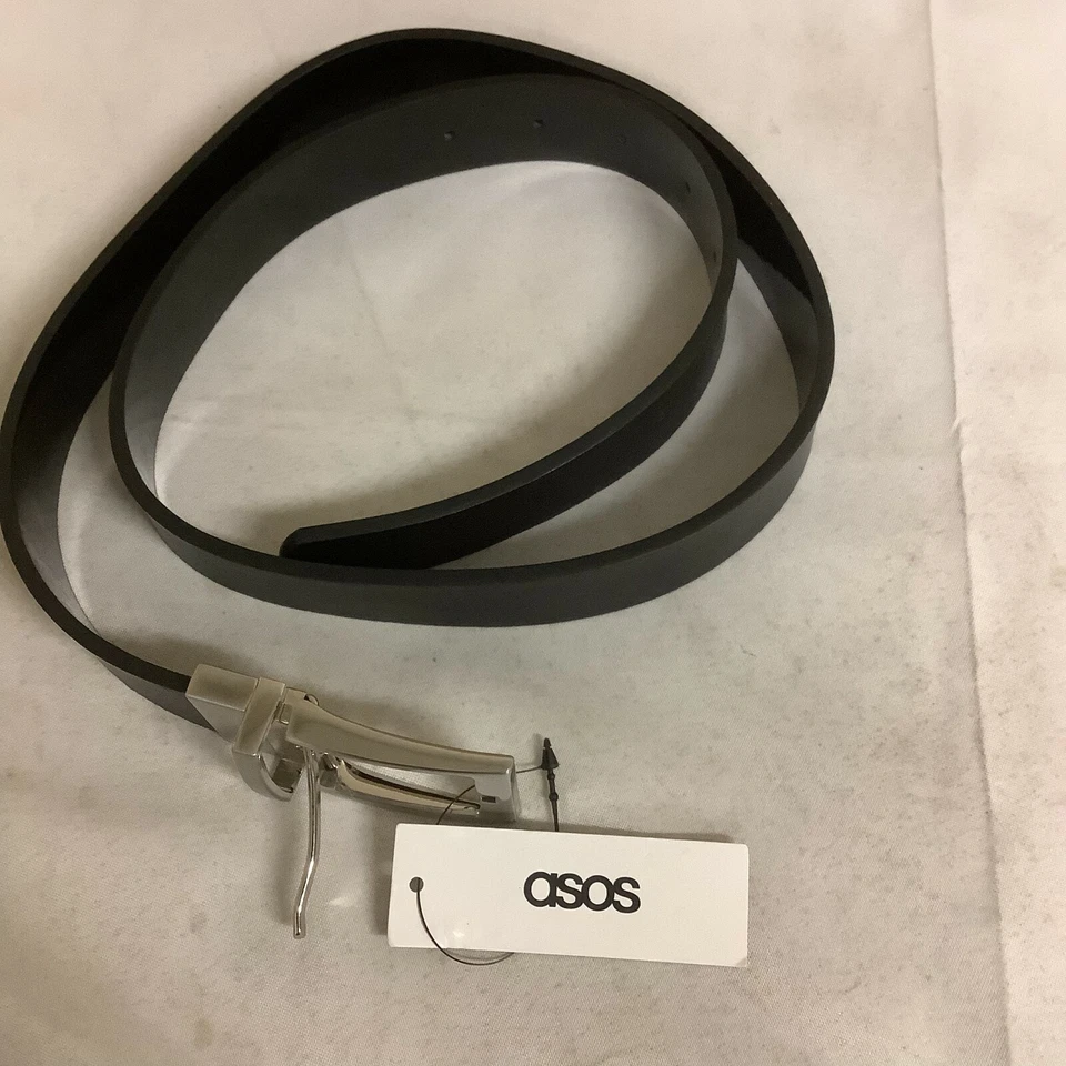 Cinturón para hombre ASOS Design negro charol estampado imitación cuero inteligente delgado reversible S/M Foto 3 de 4