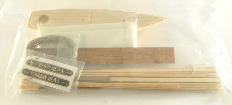 COREL SM102 Boot Modell Segelyacht Regatta AMERICA Maßstab 1:155 - Bild 4 von 4