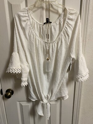 NWT Womens AGB Boho Pullover Top  Off-White Size 1x Tie Front With Necklace