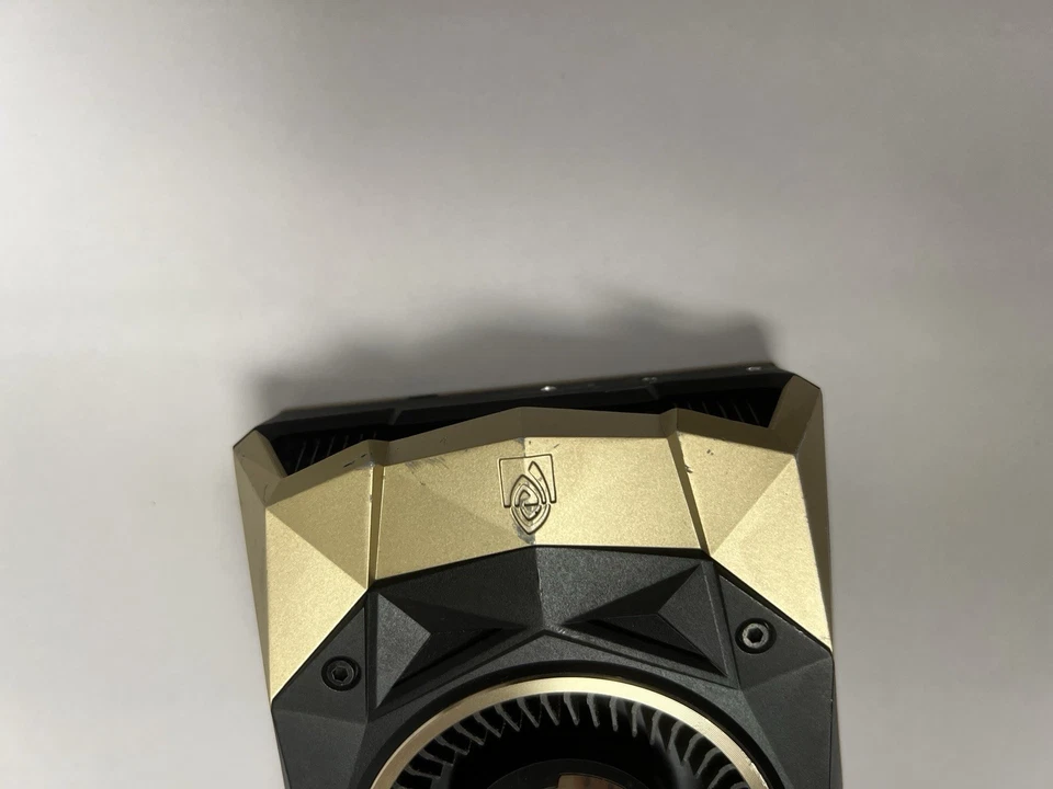 NVIDIA Titan V Volta 12GB HBM2 Video Graphics Card 900-1G500-2500-000 - Image 3 of 4