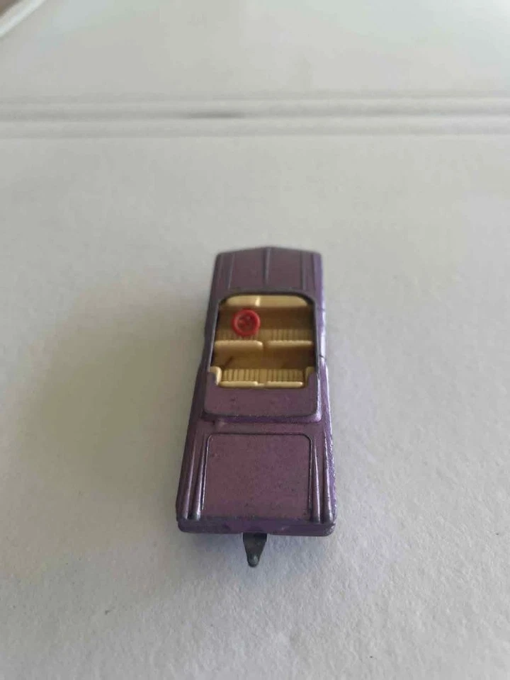 MATCHBOX LESNEY SERIES MB39 PONTIAC CONVERTIBLE IN VERY GOOD ORIGINAL CONDITION - Image 4 of 4