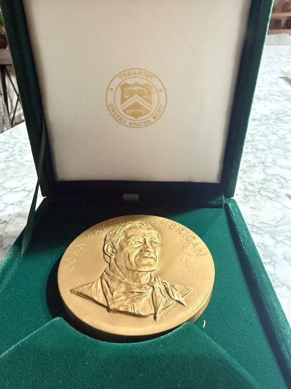 Vintage 1979 John Wayne American Bronze 3" Medal Coin US Mint by Frank Gasparro