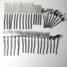 Gourmet Settings New Wave Flatware Lot 50pc Stainless Black Matte Lines