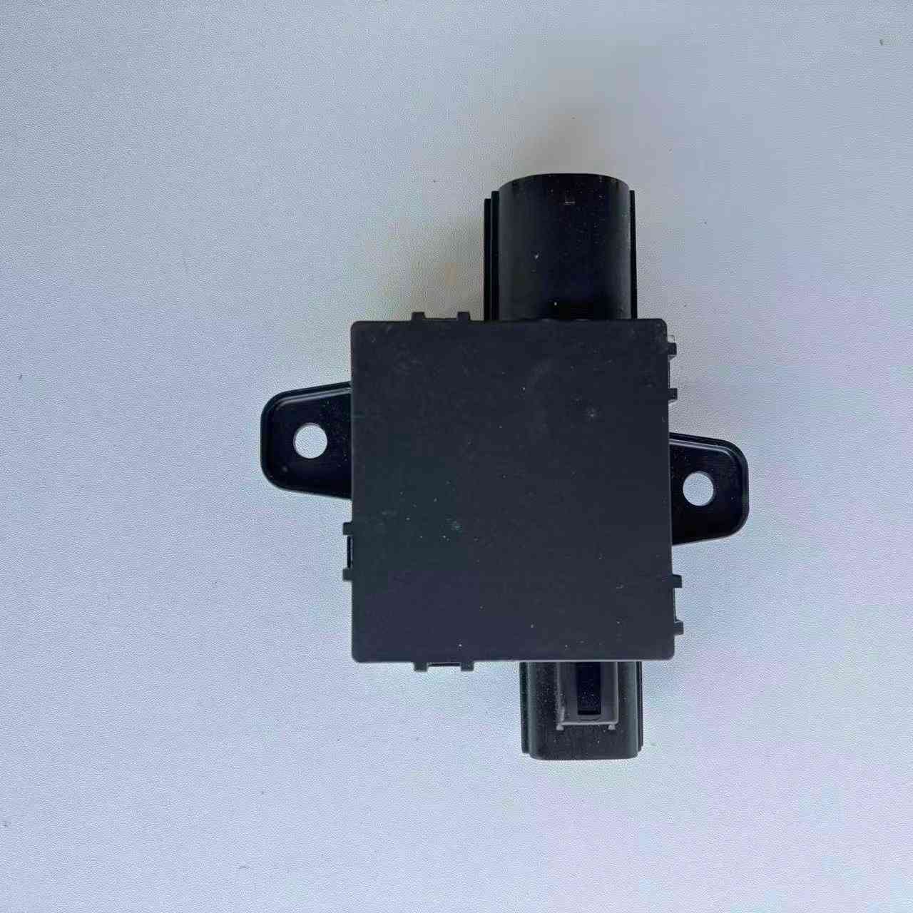 FOR CHEVROLET CAMARO CADILLAC ENGINE COOLING FAN-CONTROL UNIT MODULE 23506648