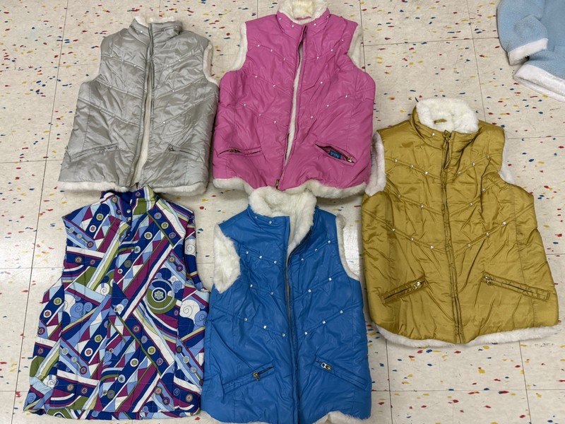 5 THE CHILDREN’S PLACE PUFFER VESTS WITH DIAMONDS EUC SZ 7 8 10 12 