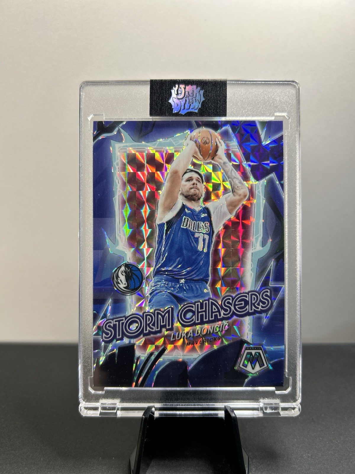 2023-24 Panini Mosaic Luka Doncic #20 Storm Chasers Prizm Mavericks Case Hit 