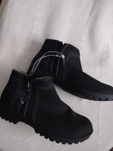 J SPORT JENNA BLACK ZIP MEMORY FOAM COMFORT BOOTIES ANKLE BOOTS 9M GREAT TREAD