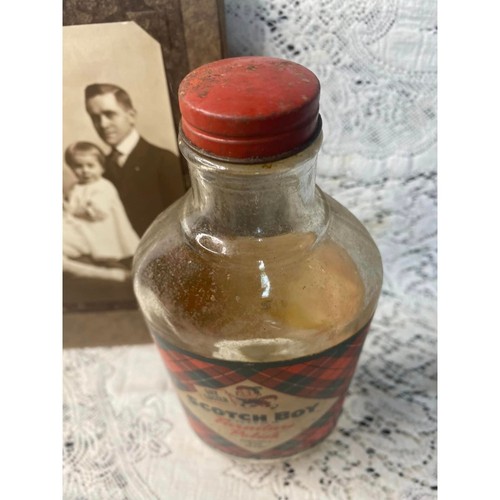 Vintage Scotch Boy Furniture Polish Bottle Christmas Colors - Picture 2 of 4