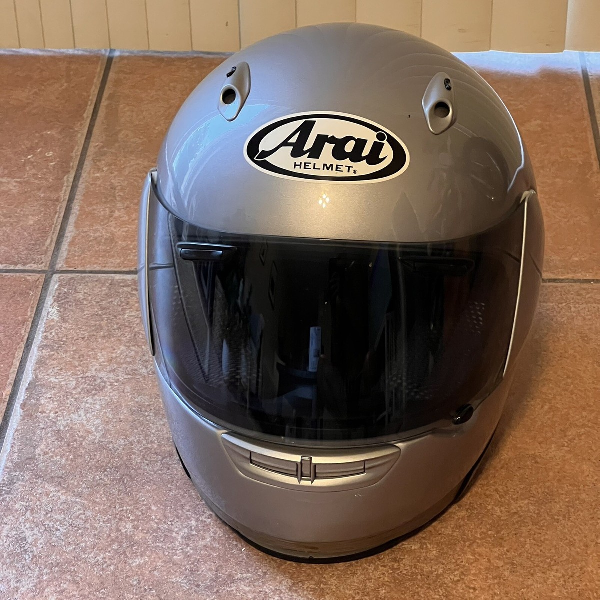 Arai Quantum/f Silver Full Face Helmet Medium Made In Japan Arai Quantum/f Silver Full Face Helmet Medium Made In Japan
