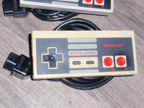 2 OEM Original NES-004 Gamepad Controllers for NES Nintendo Entertainment System - Picture 2 of 16