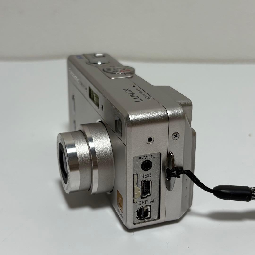 Panasonic LUMIX DMC-F1 Compact Digital Camera Tested Vintage Retro