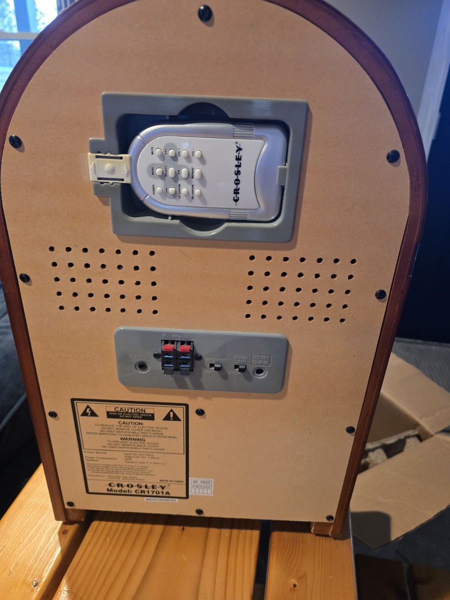 Crosley iJuke with 4th Gen iPod Touch 8GB - Everything Works | eBay