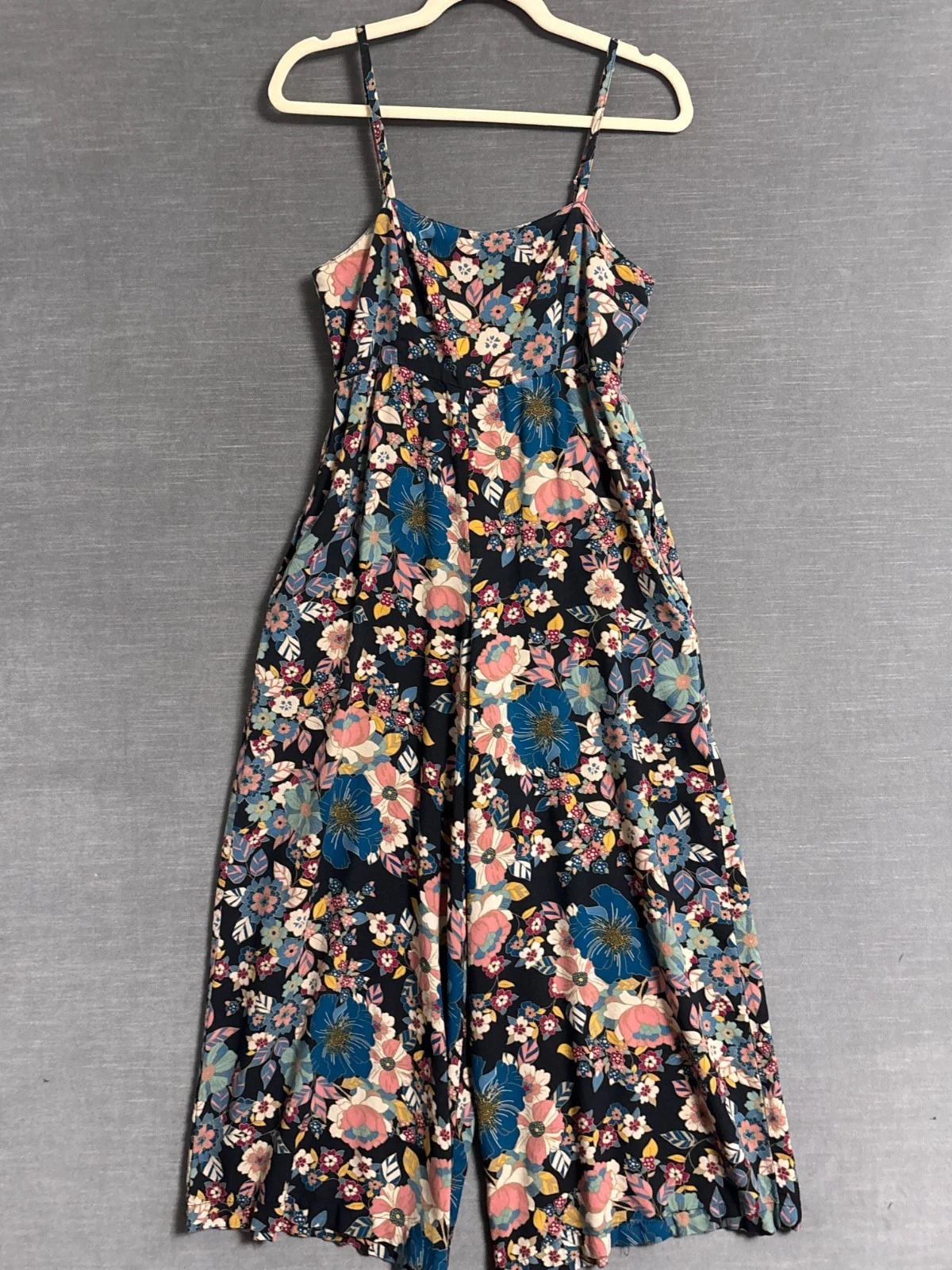 Natural Life Jumpsuit M Gray Pink Blue Floral Wide Leg Boho Rayon Cottage Summer
