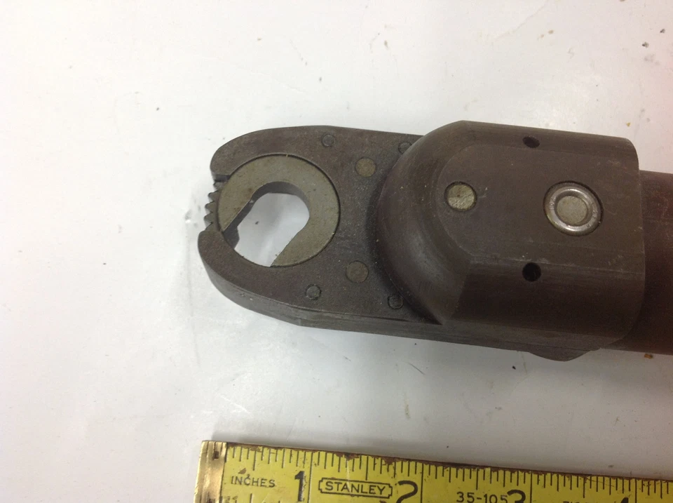 Llave de aire de tuerca de tubo de cabeza hexagonal Gardner Denver H15RF07T3E100 0,715" 190 rpm USADA Foto 2 de 4