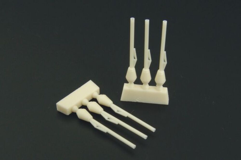 Hauler Models HLX48146 - 1:48 Panzerfaust - Accessories