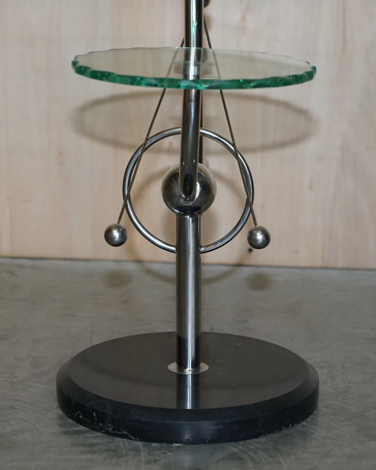 MESA LÁMPARA LATERAL DE VIDRIO CROMADO Y MÁRMOL DE MEDIADOS DE SIGLO MODERNA ERA ESPACIAL ATÓMICA Foto 4 de 4