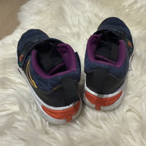 Gently Used NIKE Boys Sneakers Size 2 - Picture 4 of 8