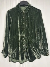 Wishlist Women’s Green Velvet Long Sleeve Button Up Shirt M/L  Romantic Holiday
