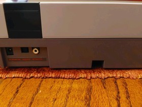 Nintendo Entertainment System NES-001 Console w/ Controllers, 18 Game Lot