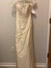 Paloma Blanca Ivory Wedding Dress- NWT Size 10 (Street Size 2) Lace and Satin