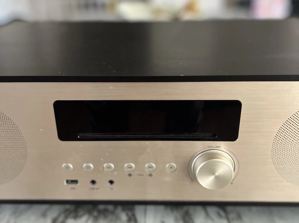 Insignia All-in-One NS-HAIOR18 Shelf System CD Player Bluetooth TESTED & WORKS - Image 3 of 4