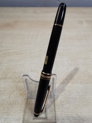Montblanc Meisterstück 4810M Goldfeder 585