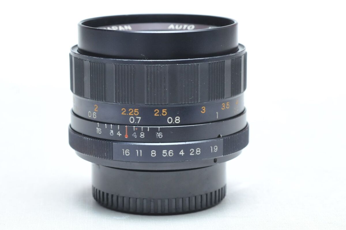 Yashica 50mm F1.9 Manual Focus Classic Yashinon DS Lens M42 Yashica 50mm F1.9 Manual Focus Classic Yashinon DS Lens M42