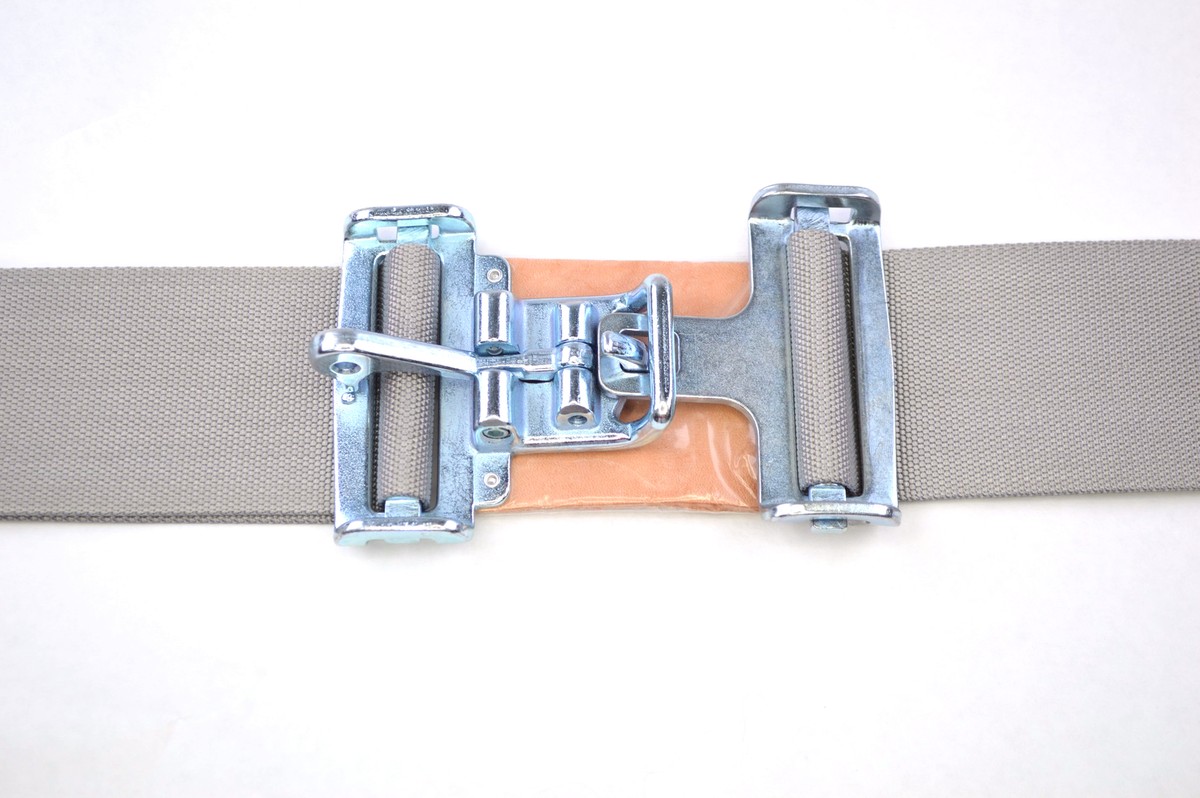 Pair Of Gray 2-Point Racing Lap Belts With 3 Latch & Link – Bolt-In For Ford