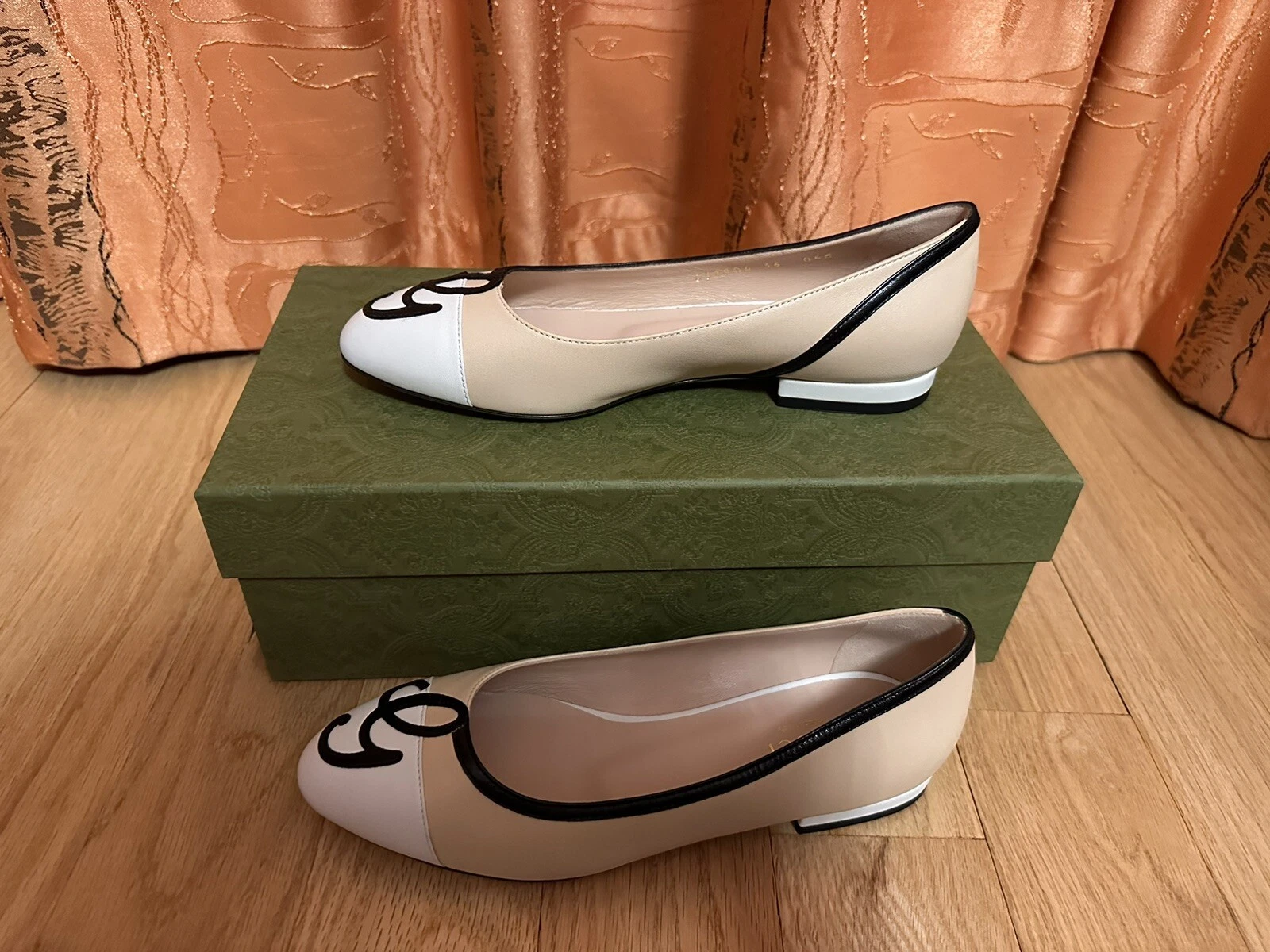 GUCCI Malaga Kid garniture et logo ballet plat taille 36 blanc S rose/noir