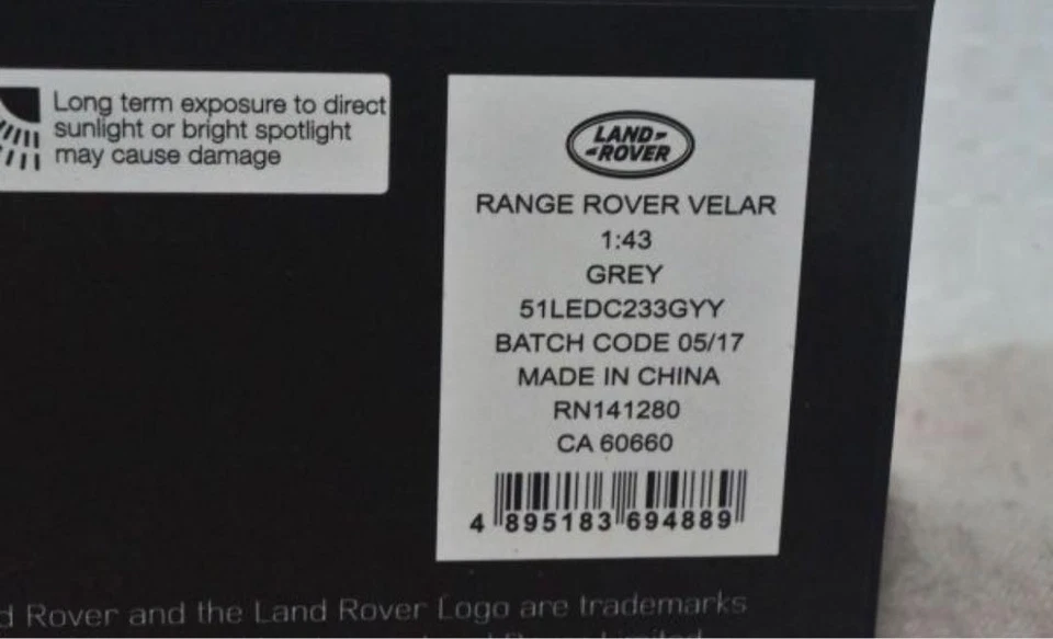 Land Rover 1/43 Range Rover Velar prima edizione grigio concessionario esclus... - Immagine 4 di 4