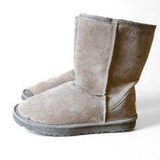 Ugg Women's Brown Classic Boot