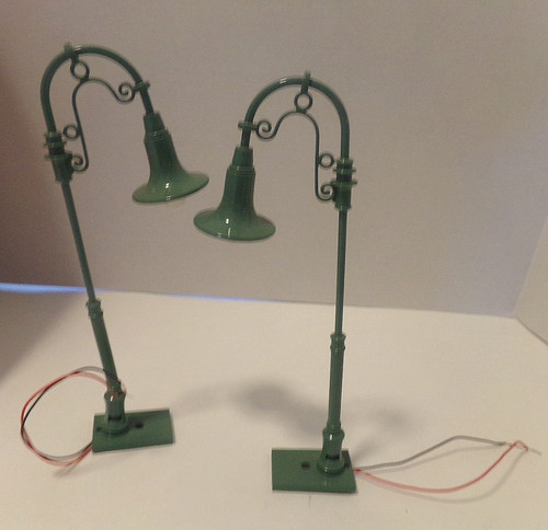 6-24250 Lionel Mainline Gooseneck Lamps  O Guage Scale Green Die-cast