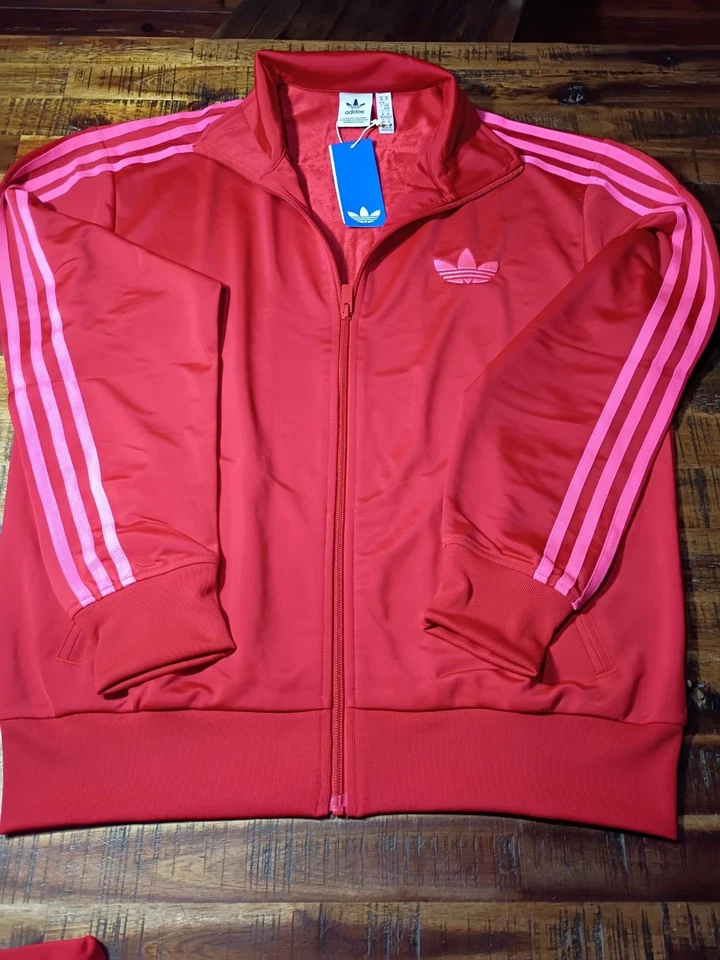 MUJERES ADIDAS Original Firebird Chándal Escarlata/Rosa Calce Suelto Nuevo Talla Med Nuevo Con Etiquetas Foto 2 de 4