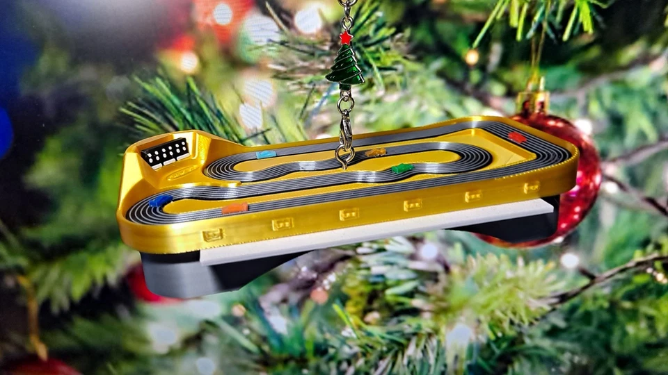 Adorno de Navidad Aurora Slot Cars Tubbie Track - ¡Disponible en 3 Colores Retro! Foto 2 de 4