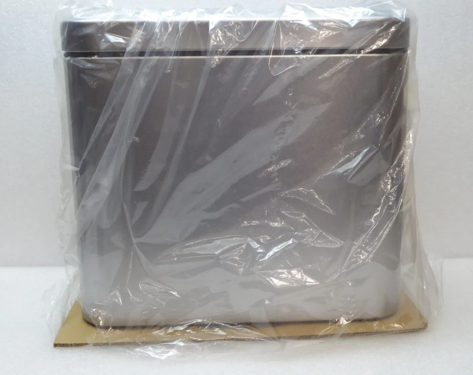 Bote de basura de acero inoxidable Simplehuman de 25 litros/16,6 galones Foto 4 de 4