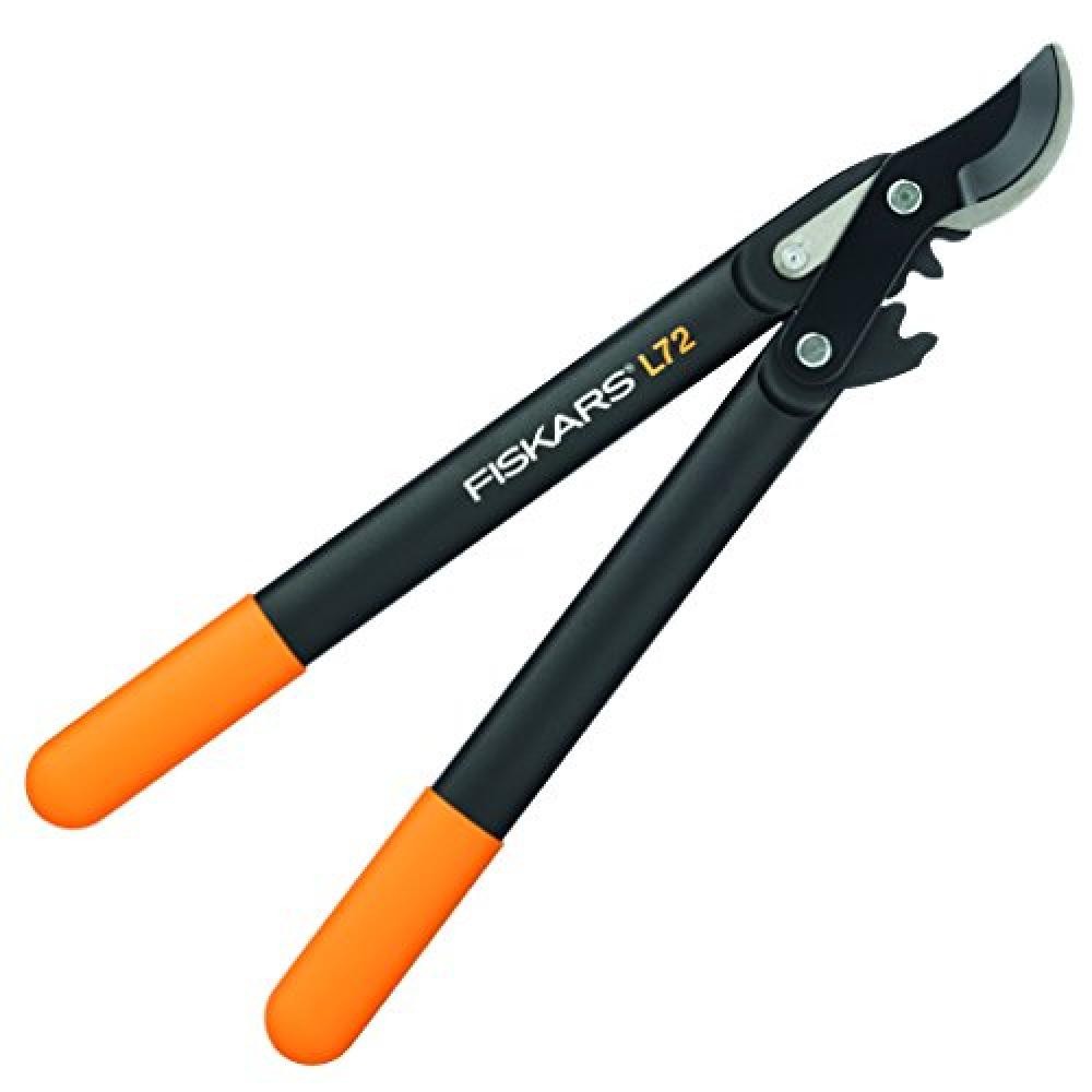 Guida alla Potatura con Fiskars L72: Leggerezza e Forza a Portata di Mano