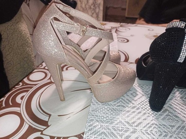 Carvela Kurt Geiger Heels Gold 37