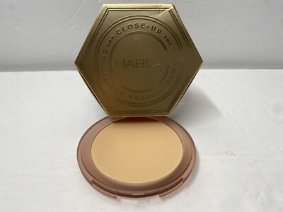 Nabla Close Up Smoothing Pressed Powder   Medium   0.4 Oz