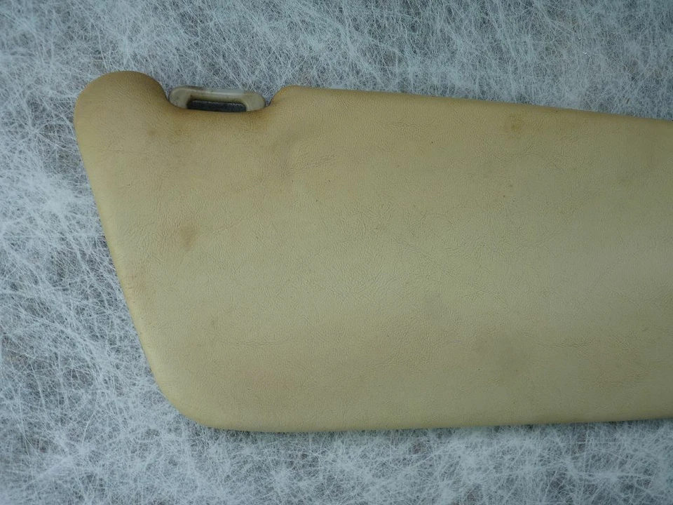 Mercedes W111 230S aleta trasera 1x visera izquierda 140317-19 - Imagen 2 de 4